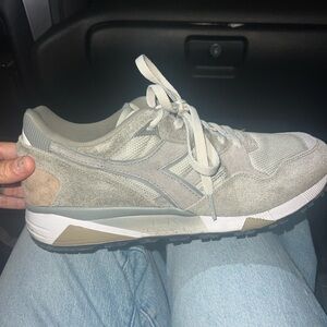 Men’s Diadora sneakers